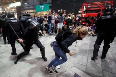 Проблем больше, чем кажется. Испания чудом избежала американской ситуации с протестами - argumenti.ru - Испания - Власти