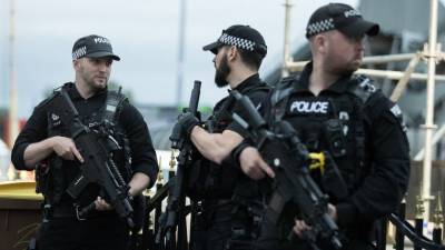 Три человека погибли при нападении неизвестного с ножом в парке в Великобритании - 5-tv.ru - Англия - Лондон - Рединг