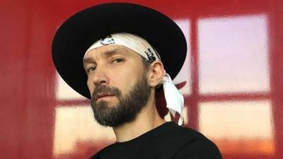 «Жулики залезли в дом!» — Лидер группы Uma2rmаn стал жертвой воров - 5-tv.ru