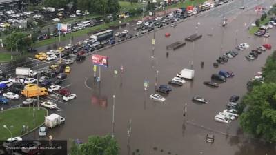 Мария Базарева - Затопленное Варшавское шоссе в Москве показали на видео - nation-news.ru - Москва