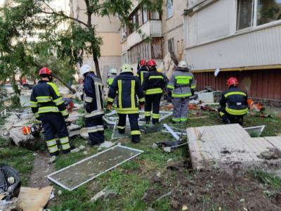 ГСЧС: в Киеве в полуразрушенном взрывом доме под завалами остались 3 жильцов, один человек погиб - golos.ua - Киев - Гсчс