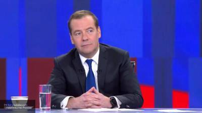 Дмитрий Медведев - Медведев поздравил врачей с профессиональным праздником - polit.info - Россия