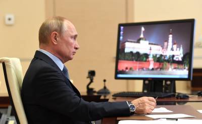 Владимир Путин - Путин назвал неприличным выпячивание чиновниками благосостояния - m24.ru - Россия