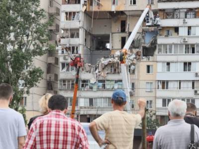 Взрыв в доме на столичных Позняках: жительница рассказала о запахе газа, который появился несколько дней назад - golos.ua - Киев - район Дарницкий