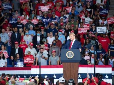 Дональд Трамп - Трамп заявил, что просил Белый дом снизить число тестирований на коронавирус, в администрации назвали его слова шуткой - gordonua.com - Китай - США