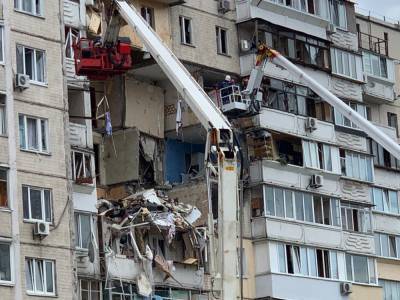 Возле взорвавшегося дома на Позняках в Киеве произошло ДТП - golos.ua - Киев - район Дарницкий