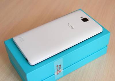 Honor - В Сети появился снимок смартфона Honor X10 Max с 7-дюймовым дисплеем - actualnews.org