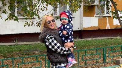 Лера Кудрявцева - «Куда это вы собрались?!» — Кудрявцева вместе с дочерью улетела на отдых - 5-tv.ru - Краснодарский край