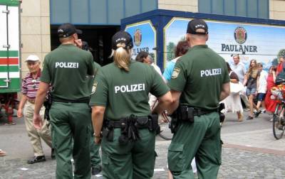 В Германии устроили массовые погромы: ранены 19 полицейских - rbc.ua - Германия