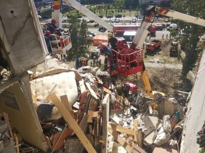 В Киеве на месте взрыва дома продолжают искать людей: судьба еще 3 человек неизвестна - vchaspik.ua - Киев