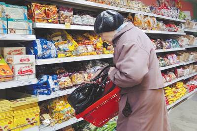 Нищета заставила заслуженную учительницу воровать продукты в супермаркете - continent.news