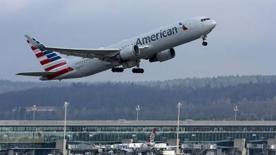Пассажиры обвинили авиакомпанию American Airlines в расовой дискриминации - iz.ru - США - Лос-Анджелес - шт. Калифорния - шт. Аризона