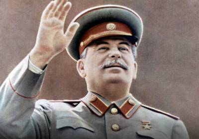Иосиф Сталин - Москвич умер после попытки повесить в подъезде портрет Сталина - focus.ua - Москва - Россия