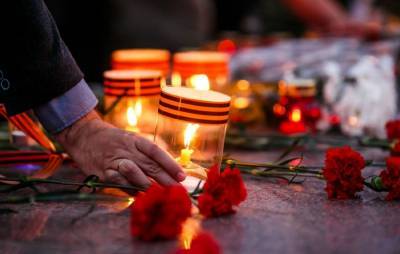«Свеча памяти»: Россия вспоминала жертв Великой Отечественной - anna-news.info - Россия - Екатеринбург - Уральск - Южно-Сахалинск