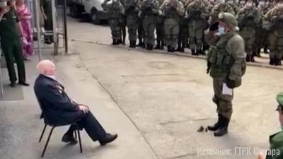 Самарскому ветерану устроили личный парад Победы и сняли на видео - piter.tv