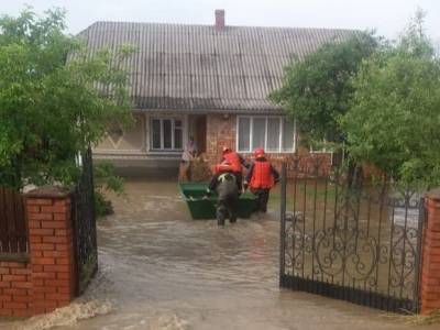 На Прикарпатье и Буковине из-за непогоды объявлен красный уровень опасности – ГСЧС - gordonua.com - Украина - Ивано-Франковская обл. - Черновицкая обл. - Львовская обл.