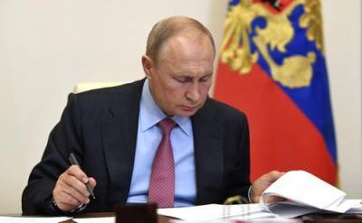Владимир Путин - Путин предложил повысить ставку НДФЛ для граждан России с высоким доходом - argumenti.ru - Россия