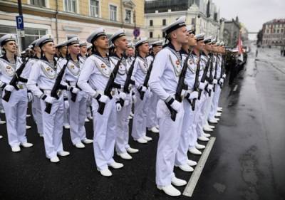 В России начались военные парады в честь 75-летия Победы - nakanune.ru - Россия - Хабаровск - Владивосток - Дальний Восток