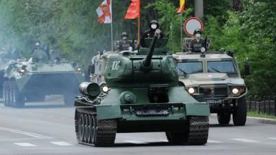 Механизированную колонну на параде в Чите возглавил Т-34 - russian.rt.com - Москва - Германия - Чита