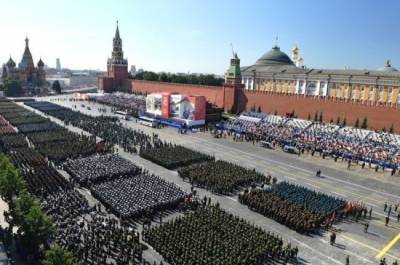 Владимир Путин - Геннадий Онищенко - Онищенко назвал центральную трибуну Парада Победы в Москве самым безопасным местом в стране - pnp.ru - Москва - Россия