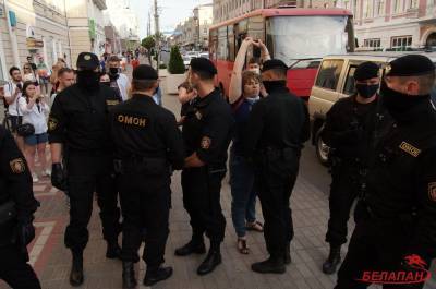 Правозащитники: за четыре дня в Беларуси задержали более 360 человек - naviny.by - Белоруссия - Минск - Светлогорск - Гомель - Витебск - Солигорск - Речица - Орша - Слуцк - Бобруйск