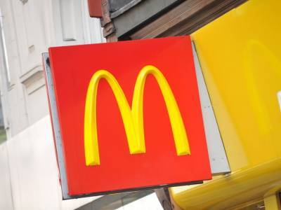 McDonald's открыл в Киеве залы ресторанов - gordonua.com - Украина - Киев