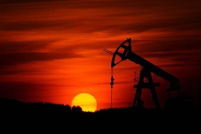 Нефть подешевела из-за роста случаев COVID-19 в ряде стран - vm.ru - Москва - Китай - США - Лондон - Нью-Йорк
