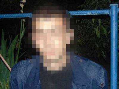 В Киеве парень с топором набросился на девушку и ограбил ее - golos.ua - Киев - Луганская обл.