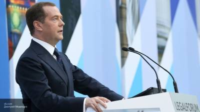 Медведев проголосовал по поправкам в Конституцию в первый день - newinform.com - Россия - Конституция