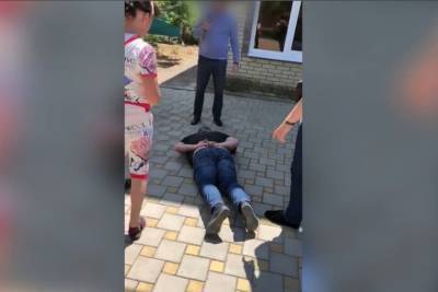 Сожителей на Кубани обвиняют в попытке заказать за 100 тысяч убийство соседа - kuban.mk.ru - Краснодарский край - район Северский