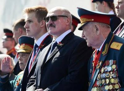 Александр Лукашенко - Беларусь больше не боится Лукашенко. Последний диктатор Европы падет? - argumenti.ru - Белоруссия
