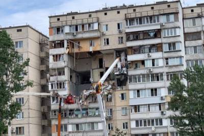 Владимир Зеленский - Зеленский вручил части семей, пострадавших от взрыва на Позняках, ключи от новых квартир - mignews.com.ua - Украина - Киев