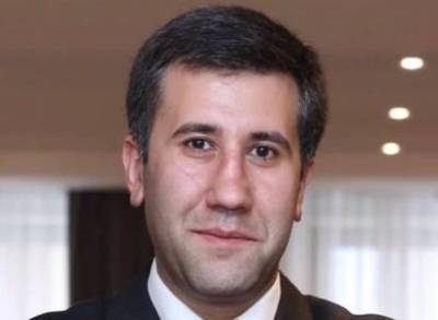 Рубен Меликян - Меликян: Получил сигнал о том, что на улице Прошяна сотрудники ДП остановили машину руководителя аппарата КС - news.am - Армения