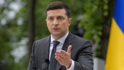 Владимир Зеленский - Виктор Медведчук - Электоральная поддержка Зеленского уходит к пророссийской оппозиции - riafan.ru - Киев
