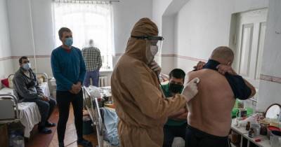 В Мукачево больница переполнена инфицированными коронавирусом - tsn.ua - Украина