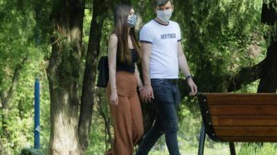 Горожанам рассказали, нужно ли петербуржцам носить маски в парках - piter.tv - Санкт-Петербург
