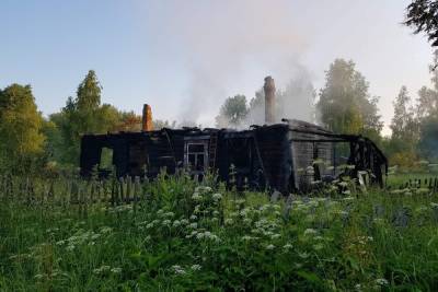 В Темкинском районе в страшном пожаре погибли мужчина и женщина - mk-smolensk.ru