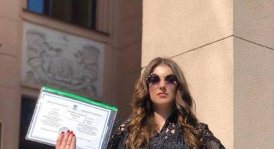 Кузьма Скрябин - Дочь Кузьмы Скрябина получила диплом медика и отпраздновала выпускной (фото) - unian.net - Украина