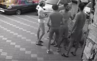 В Воронеже иностранцы громили машины в новостройках и попали на видео - moe-online.ru - Воронеж