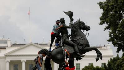 Дональд Трамп - Эндрю Джексон - В США предъявили обвинения за осквернение памятника Джексону - svoboda.org - США - Вашингтон - Колумбия - территория Белый Дом