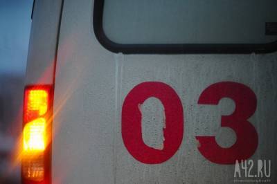 В Кузбассе Mercedes врезался в опору ЛЭП: есть пострадавшие - gazeta.a42.ru - Междуреченск - Белово