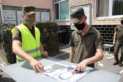 В Херсоне гвардейцы задержали мужчину, который пытался изнасиловать несовершеннолетнюю - 24news.com.ua - Украина - Херсон