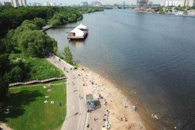 Температура воды в Москве-реке достигла плюс 21 градуса - vm.ru - Москва