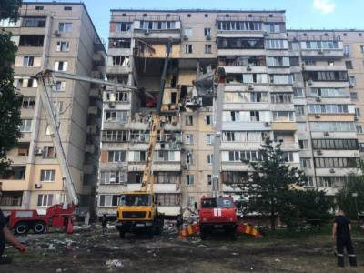 Владимир Зеленский - Пострадавшие от взрыва жилого дома на Позняках в Киеве не могут попасть в квартиры, подаренные Зеленским - golos.ua - Киев