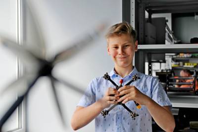 Тринадцатилетний московский изобретатель разработал систему управления беспилотниками - vm.ru - Москва