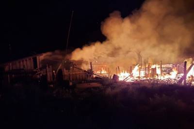 Сегодня ночью в Бурятии огнем полностью уничтожен жилой дом - ulan.mk.ru - респ.Бурятия - район Мухоршибирский