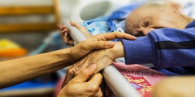 Ухаживать за проживающими в домах для престарелых будут иностранцы - detaly.co.il - Индия - Филиппины - Шри Ланка - Непал