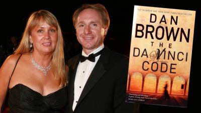 Бывшая жена писателя Дэна Брауна подает на него в суд за "двойную жизнь" и измену с тренером - focus.ua