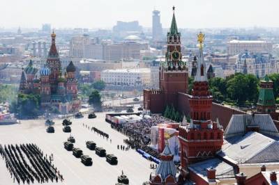 ВЦИОМ: свыше 60% россиян смотрели парад Победы на Красной площади 24 июня - aif.ru - Москва - Россия