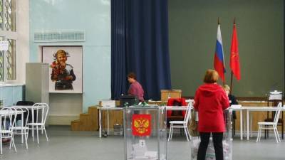 Владимир Путин - Стала известна средняя явка по РФ на голосовании по поправкам в Конституцию на 12:00 - piter.tv - Россия